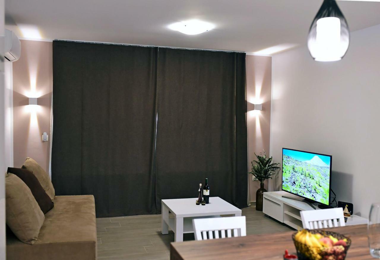 Apartment Luce Njivice Exterior foto